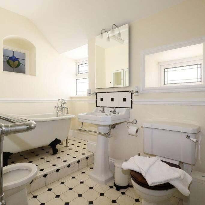 Gorgeous House In Newquay Walking Distance From Fistral Beach Kültér fotó